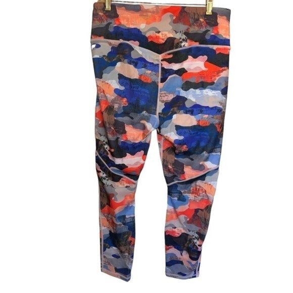 Fabletics High Rise Camo Leggings Women XXL Multi Nylon Stretch Activewear - Picture 2 of 8